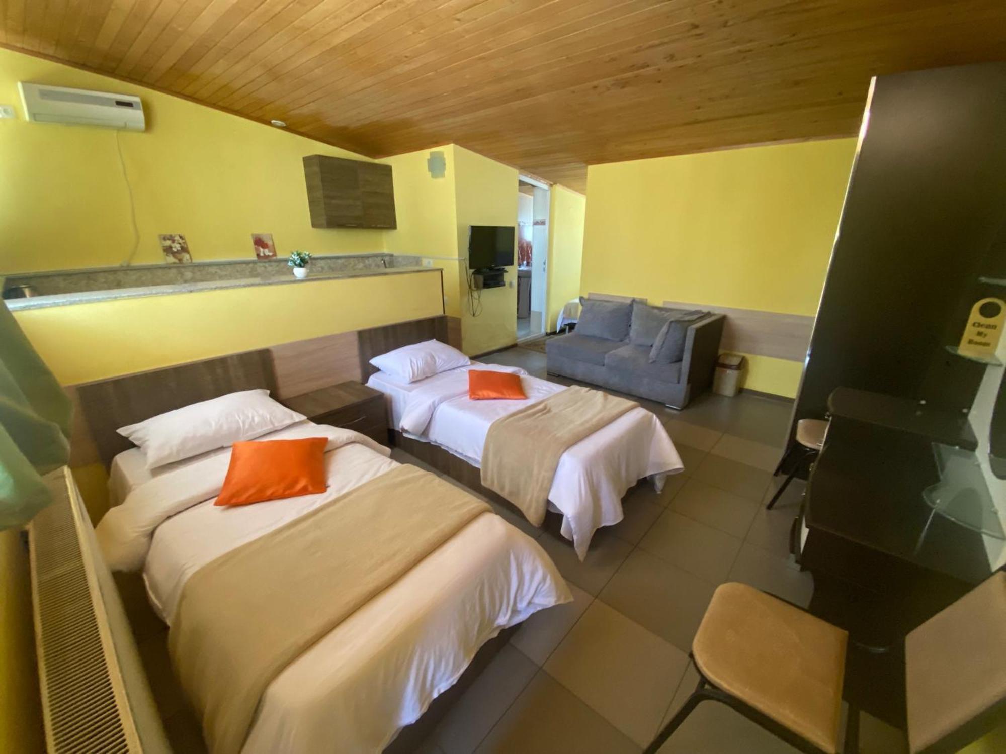 Park Hotel Tbilisi Bagian luar foto