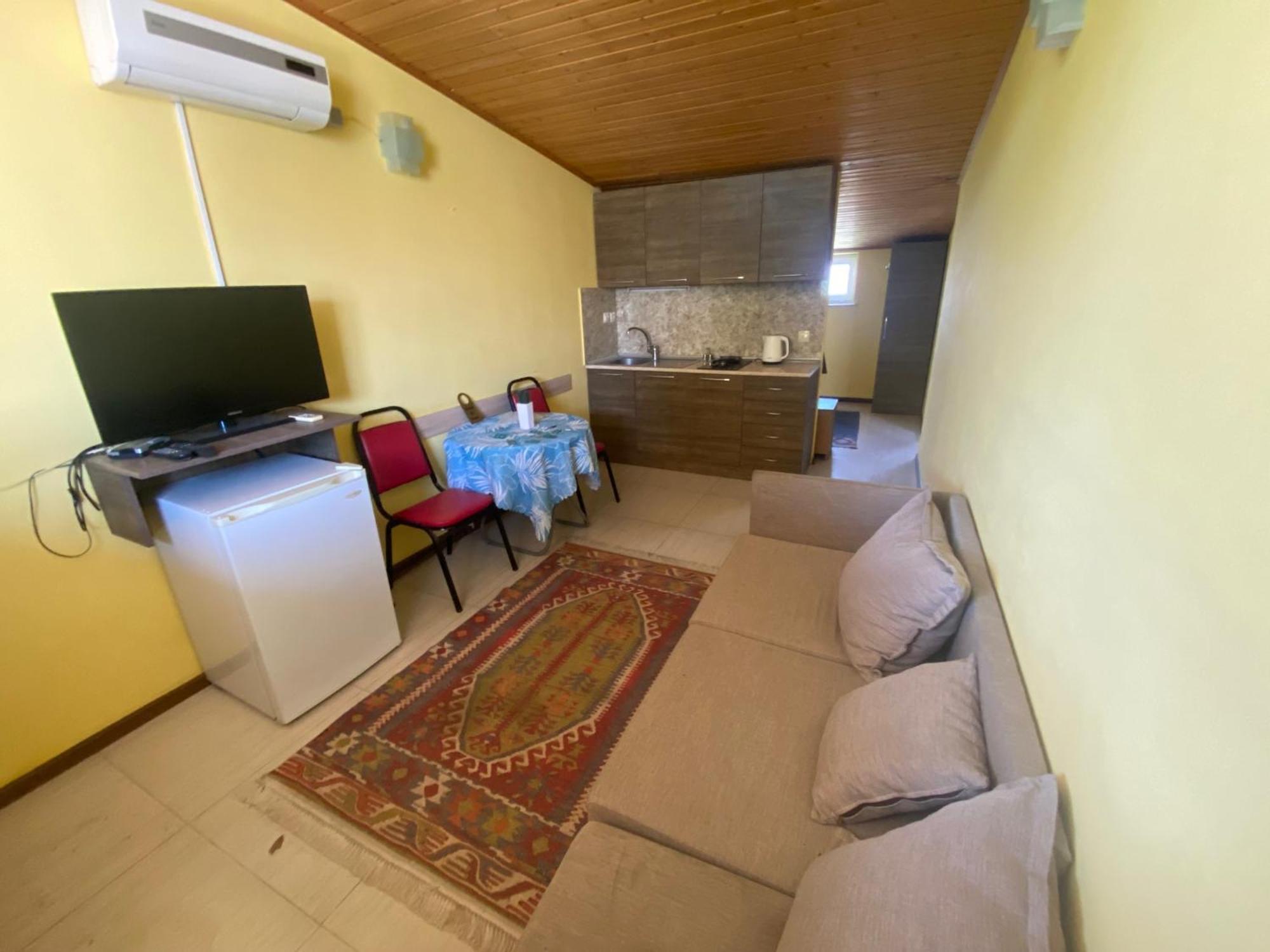 Park Hotel Tbilisi Bagian luar foto